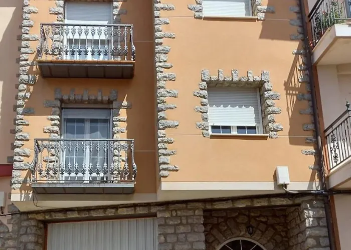 Santa Barbara Apartment *